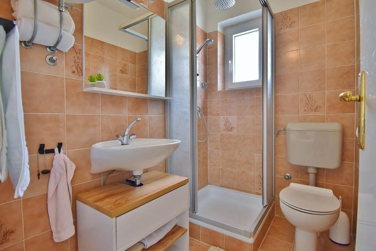 Apartments Ruzica Banjol Ngoại thất bức ảnh