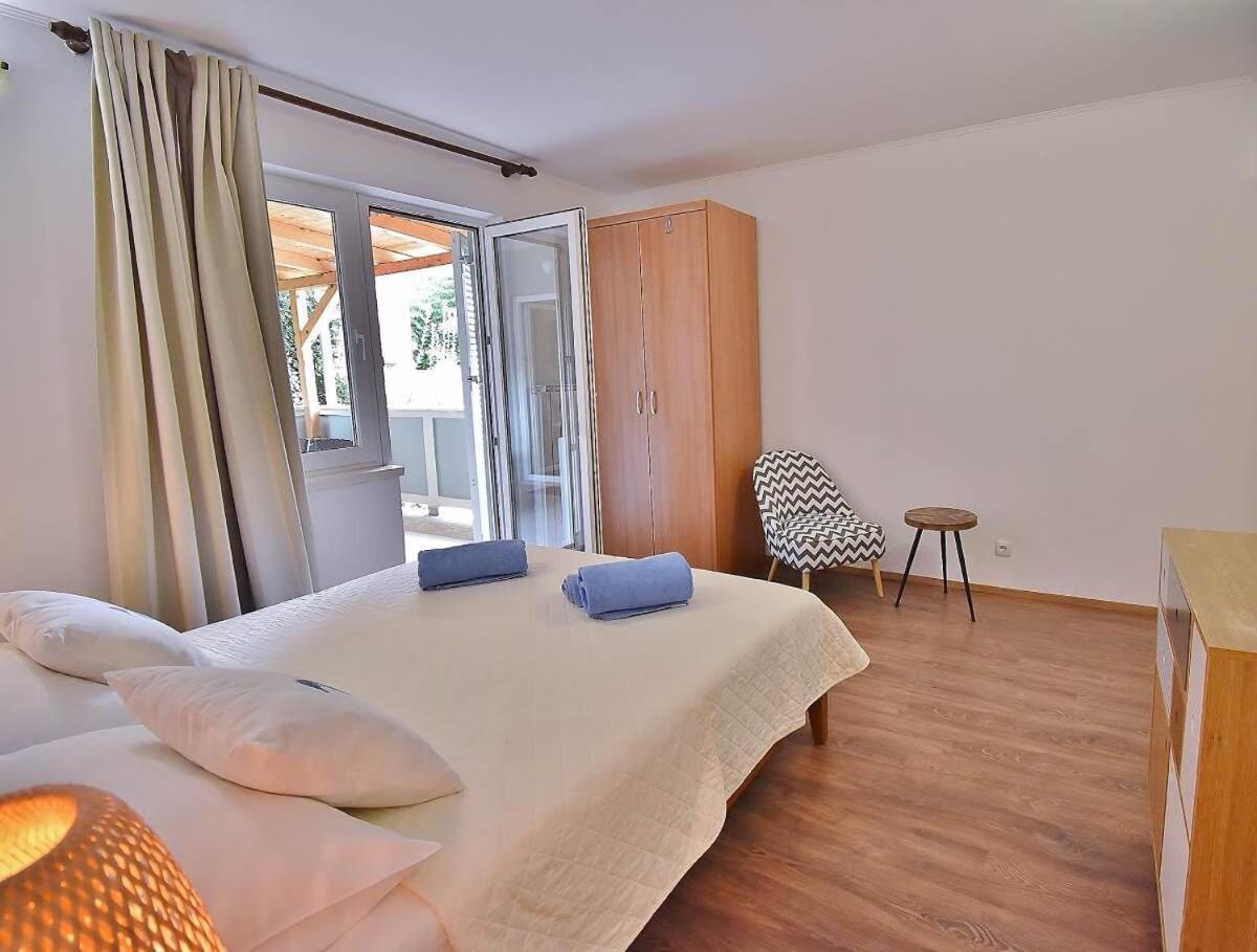 Apartments Ruzica Banjol Ngoại thất bức ảnh